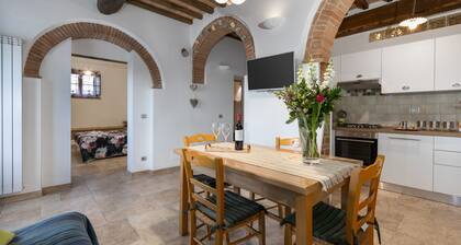 Ferienhaus 'Casa Ernesto - Porzione Di Colonica' mit privatem Garten und WLAN