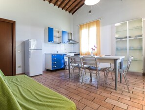 Dining - Holiday Home 'Podere Simonetta - A13' with Shared Pool, Shared Garden and Wi-Fi (Cecina)