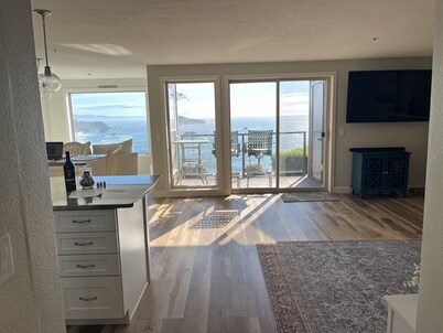 Watch the Waves on Bird Island 2