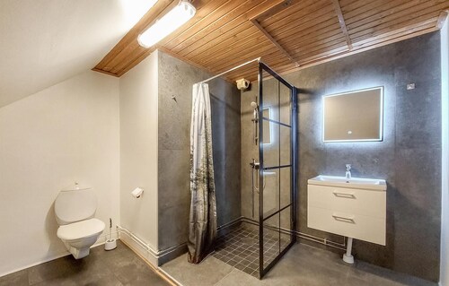 Awesome home in Hyltebruk with WiFi
