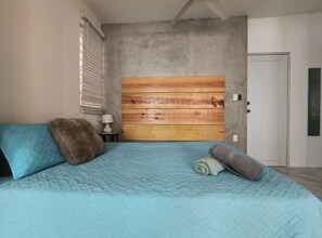 1 chambre, bureau, fer et planche à repasser, accès au Wi-Fi (inclus)