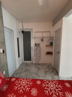 1 chambre, bureau, fer et planche à repasser, Wi-Fi gratuit