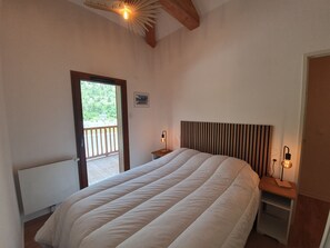 3 室のベッドルーム、WiFi (無料)