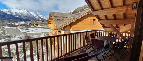 تناول الطعام بالخارج