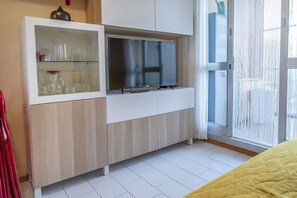 1 bedroom, WiFi, bed sheets - SE031 - Senigallia, two-room apartment facing the sea at the Piramidi residence (Cesano)