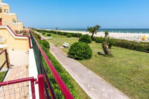 Property grounds - SE031 - Senigallia, two-room apartment facing the sea at the Piramidi residence (Cesano)