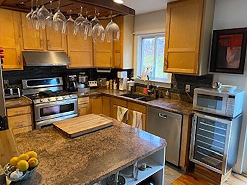 FULLY FURNISHED LUXURY RENTAL WITH 3 BEDROOMS AND 3 FULL BATHS.