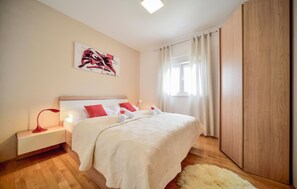 2 bedrooms, free WiFi, bed sheets