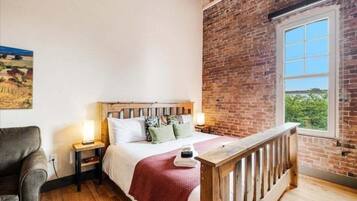 Bügeleisen/Bügelbrett, Reisekinderbett, kostenloses WLAN, Bettwäsche