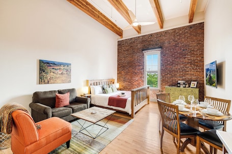 Interior. Amity Flats #4: Nekia Flat