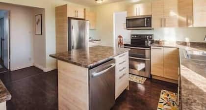 Yellowknife Downtown Vacation Home Entire Property