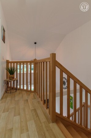 Interior - LA Source - Villard D'hery (VILLARD D'HERY)