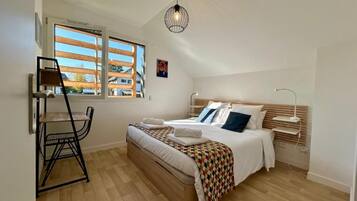 3 bedrooms, iron/ironing board, travel cot, free WiFi