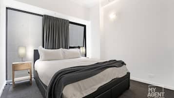 2 bedrooms, desk, travel cot, WiFi