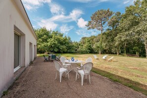 تناول الطعام بالخارج