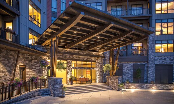 Exterior - 1 Bedroom Presidential Condo, Sleeps 4, Kitchen, Skiing, at Wyndham Avon Resort! (Avon)