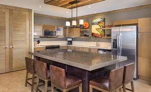 Private kitchen - 1 Bedroom Presidential Condo, Sleeps 4, Kitchen, Skiing, at Wyndham Avon Resort! (Avon)