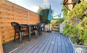 Outdoor dining - Le Gîte de Marie - Monterblanc (MONTERBLANC)