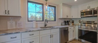 Relaxing Coastal Escape Near Beaches with Hot Tub