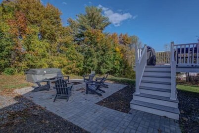 Relaxing Coastal Escape Near Beaches with Hot Tub