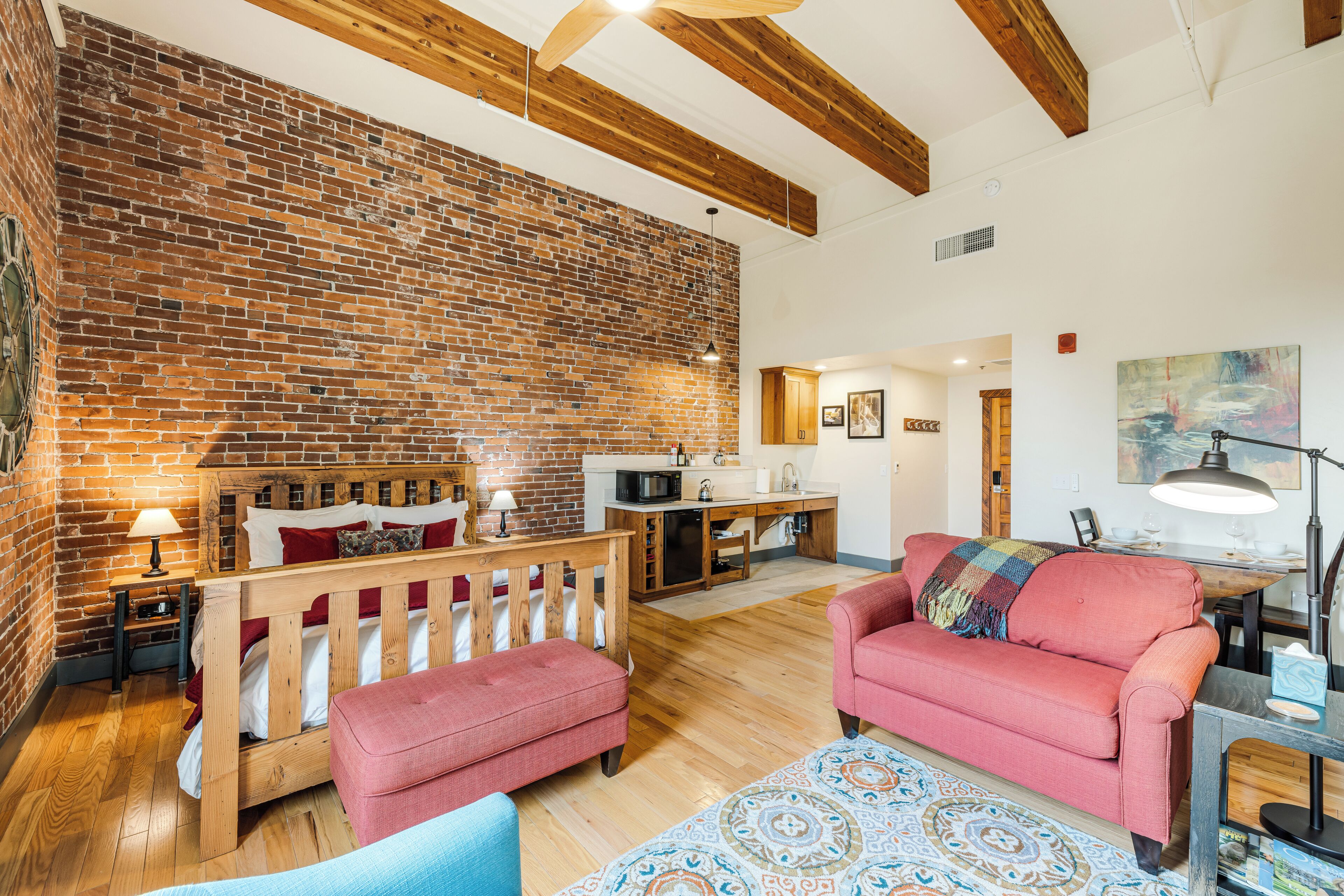 熨斗/熨衣板、旅行婴儿床、免费 WiFi、床单