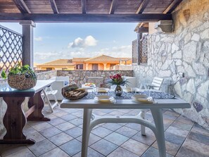 تناول الطعام بالخارج