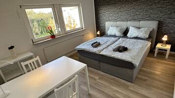 5 Schlafzimmer, Bügeleisen/Bügelbrett, WLAN, Bettwäsche