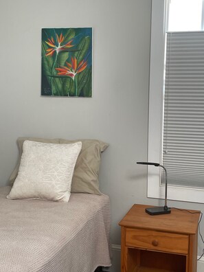 2 bedrooms, iron/ironing board, WiFi, bed sheets - Comfortable house with gardens (Oakland)
