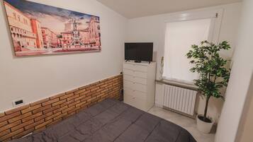 1 camera, ferro/asse da stiro, Wi-Fi, lenzuola