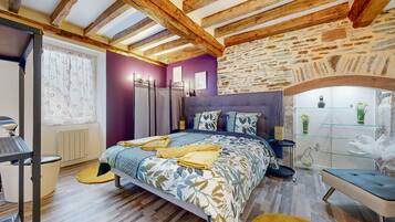 3 bedrooms, travel crib, free WiFi, bed sheets