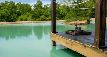Aladdin inspired cabin Hot Tub Pet Friendly 3 Miles from Hocking Hills State Pk