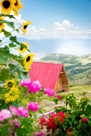 Exterior - Acogedoras Cabañas, Jacuzzi, Piscina, Baño Privado y Balcón con Gran Vista (Gigante)