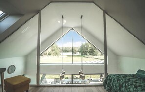 4 bedrooms, travel cot, free WiFi