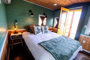 2 bedrooms, desk, free WiFi, bed sheets