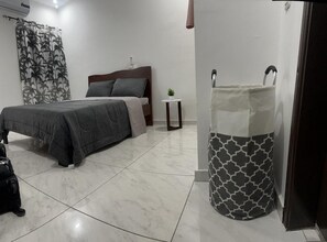 2 bedrooms, iron/ironing board, WiFi, bed sheets - Stylish 2-Bedrooms for Afcon fans
2 chambres élégantes / les amateurs de la CAN (Abidjan)
