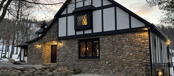 Spacious Ski-In/Ski-Out Chalet on Beech Mountain