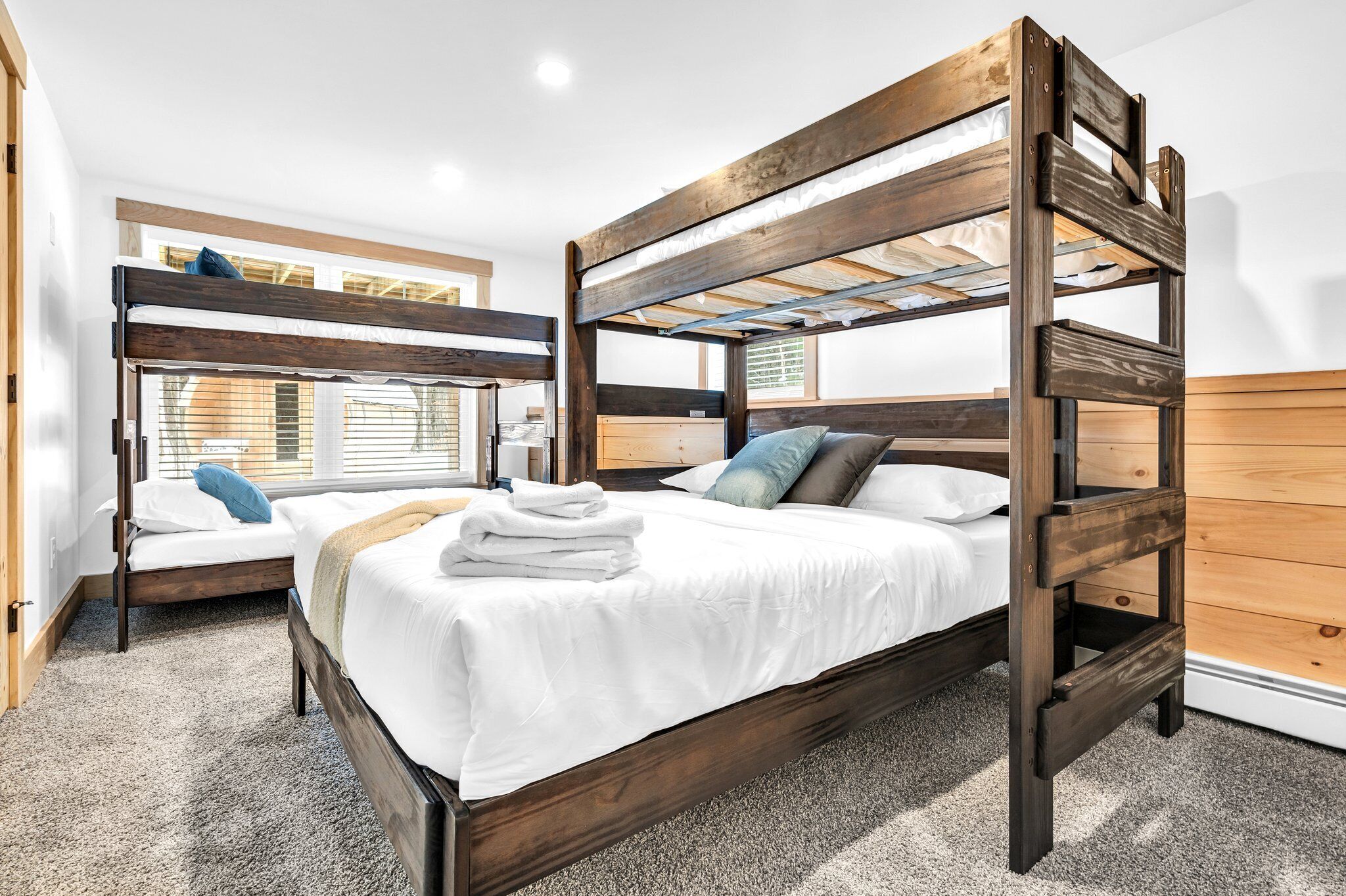 4 bedrooms, iron/ironing board, travel cot, free WiFi