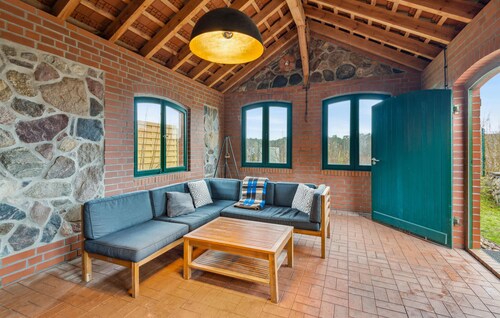 Nice home in Schenkendöbern with WiFi