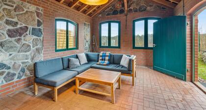 Nice home in Schenkendöbern with WiFi