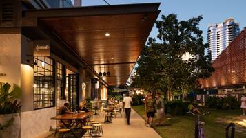 Tempat makan outdoor