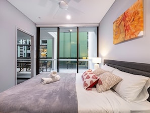 1 habitación, escritorio, tabla de planchar con plancha y wifi gratis