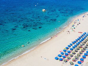 Beach - Lovely apartment in villa for 6 people with A/C, pool, WIFI, TV and terrace (Aglientu)