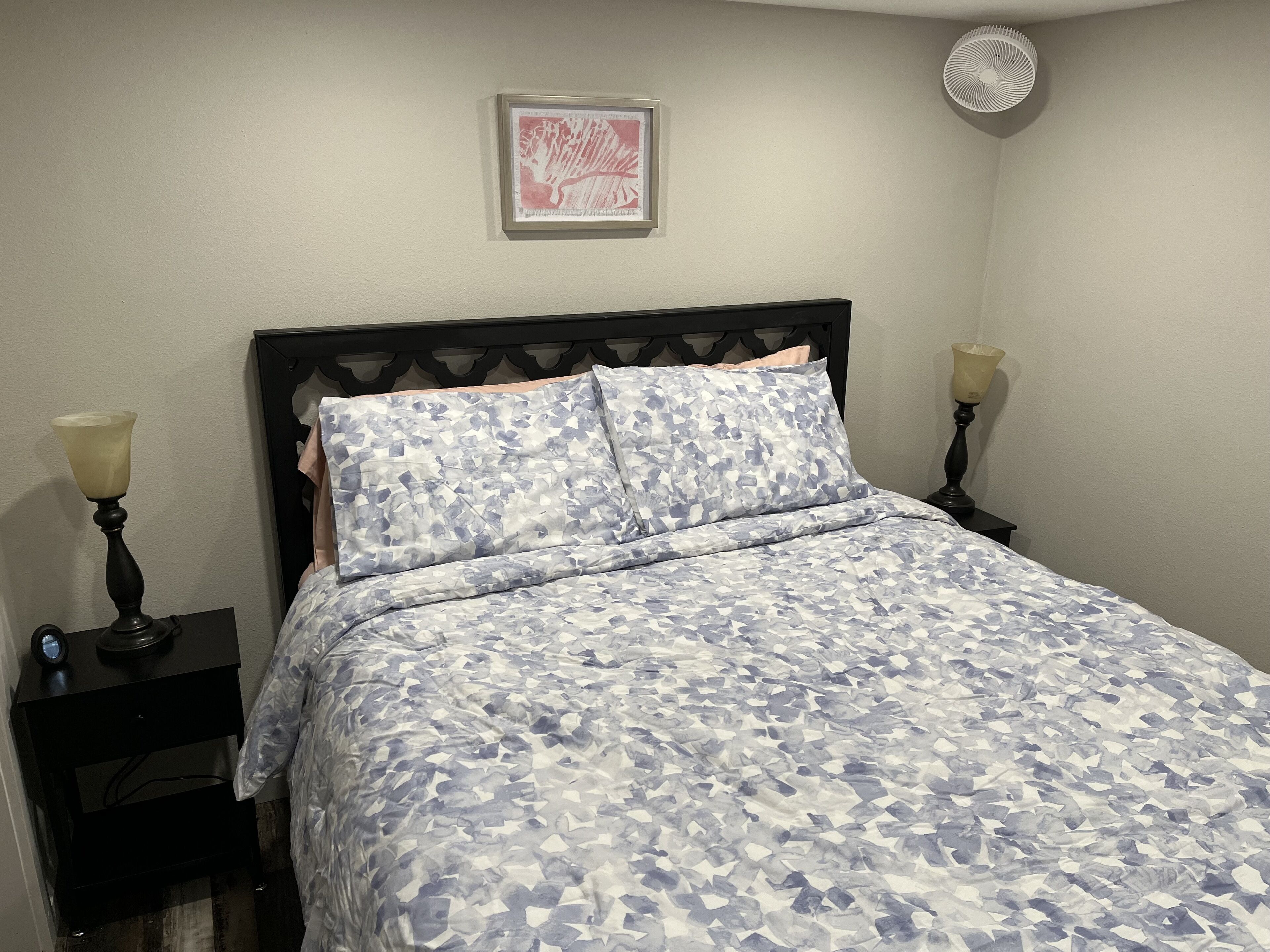 2 bedrooms, bed sheets