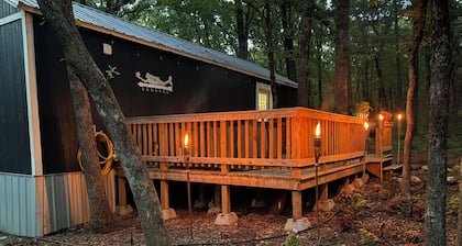 Remote Cabin Hideaway in the woods close to the lake, walking trails, and casino