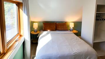 3 bedrooms, desk, iron/ironing board, WiFi