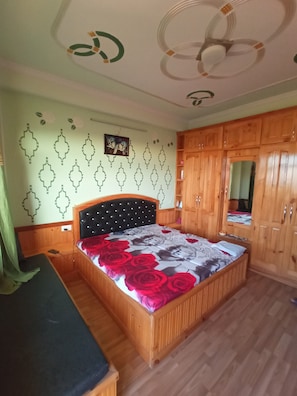 3 bedrooms, bed sheets