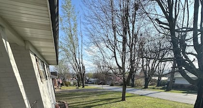 3 BD + 2BA House iin Harrison. Convenient location.