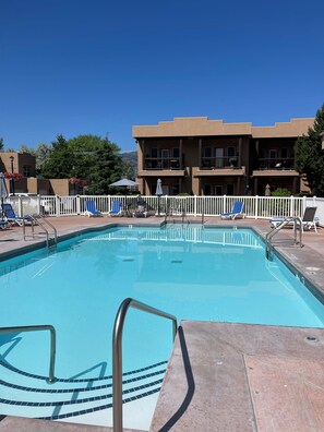 Beheizter Pool
