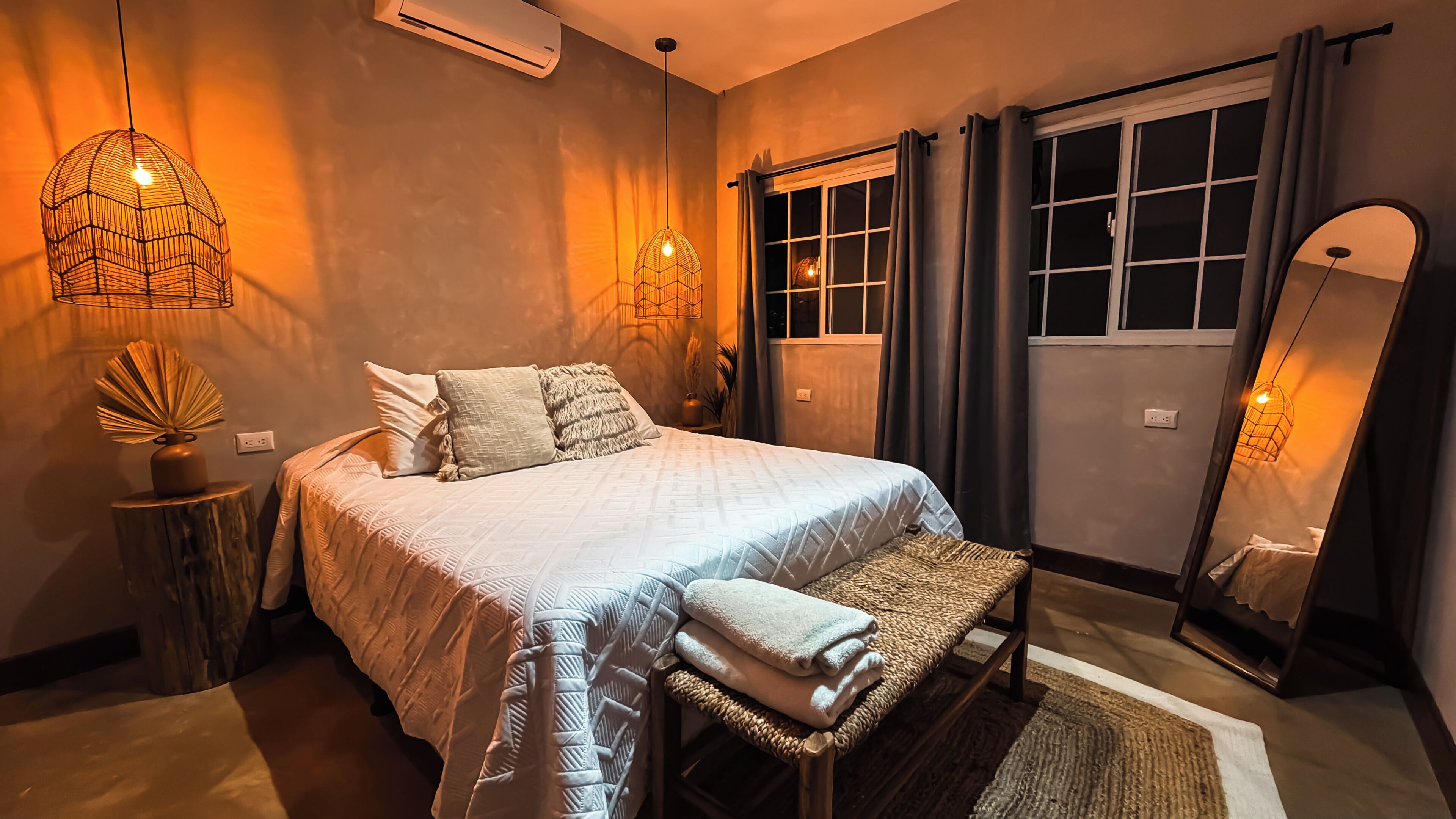 Superior-Apartment, 2 Schlafzimmer, 2 Bäder, Erdgeschoss | Daunenbettdecken, Bügeleisen/Bügelbrett, kostenlose Babybetten