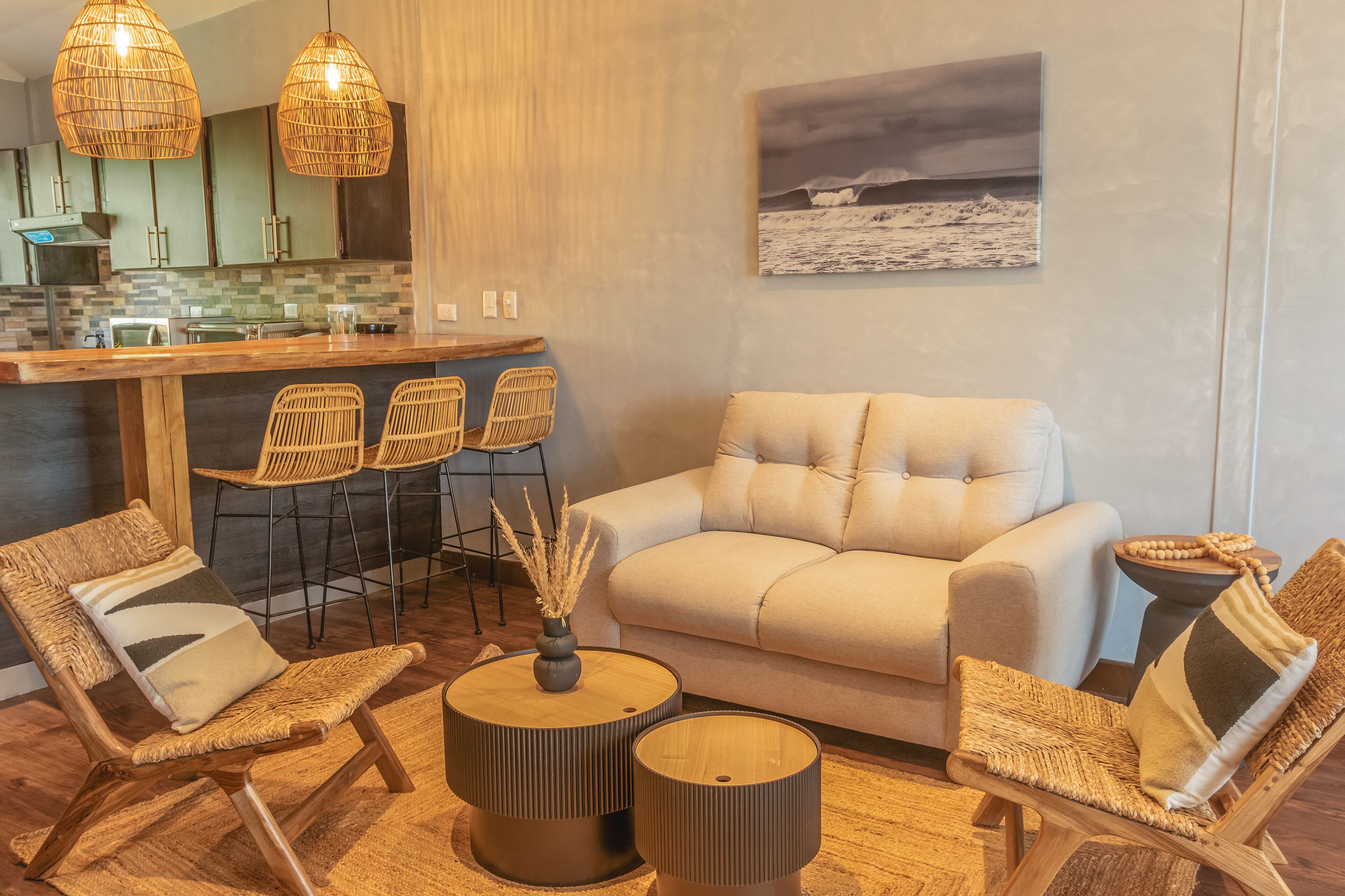 Apartamento Deluxe, 2 habitaciones, vistas al mar, en una planta alta | Edredones de plumas, tabla de planchar con plancha, cunas gratuitas